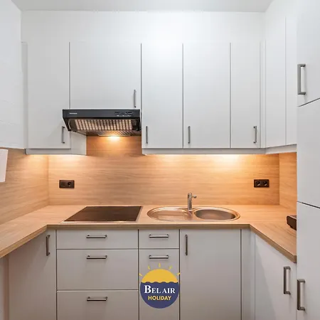 Comfortable And Centrally Located Near The Sea T143 Apartman